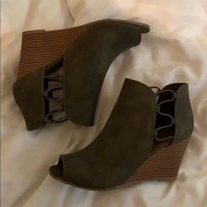 Green suede wedges